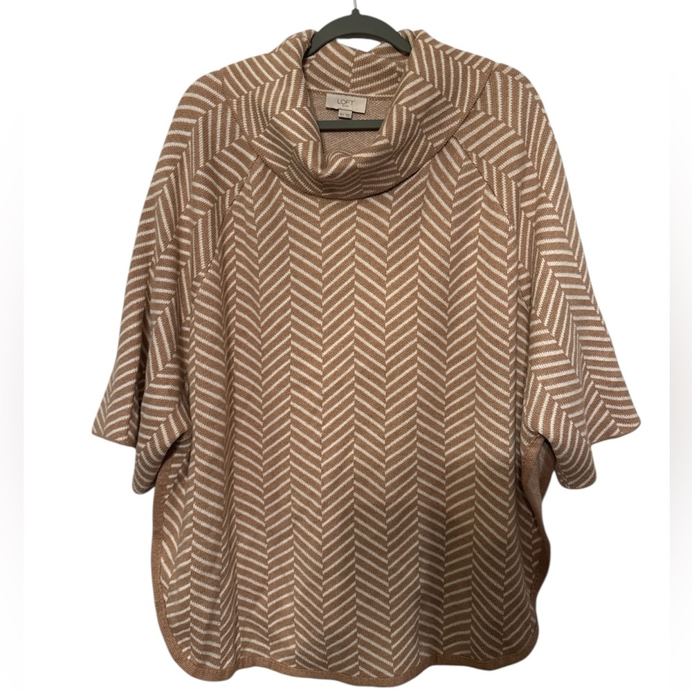 LOFT Tan and White Short Sleeve Turtleneck Sweater Size M/L